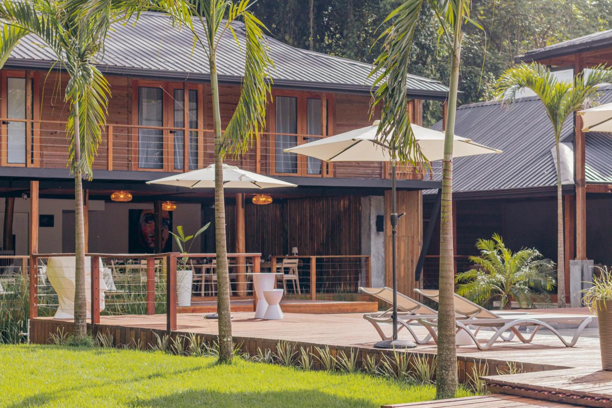 S Boutique Hotel بوكاس تاون المظهر الخارجي الصورة