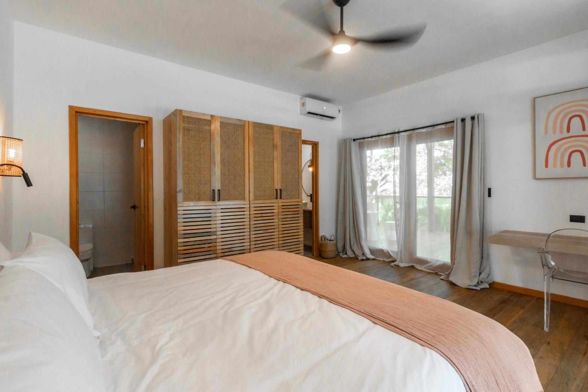 S Boutique Hotel بوكاس تاون المظهر الخارجي الصورة