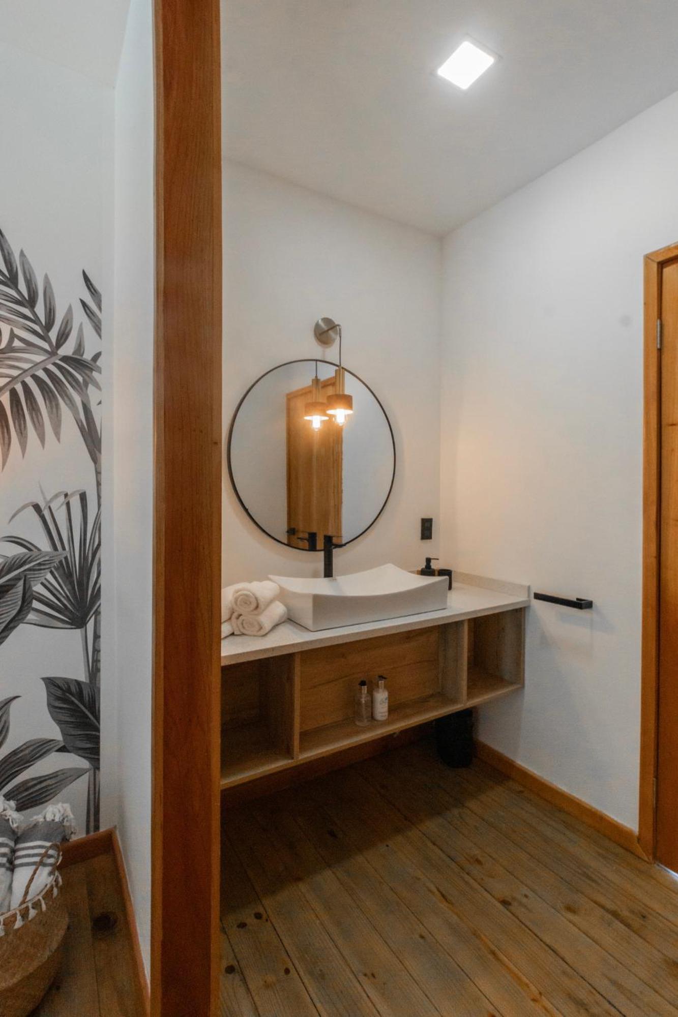 S Boutique Hotel بوكاس تاون المظهر الخارجي الصورة