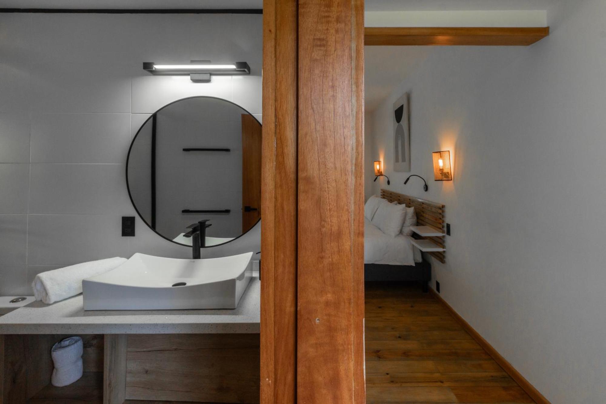 S Boutique Hotel بوكاس تاون المظهر الخارجي الصورة